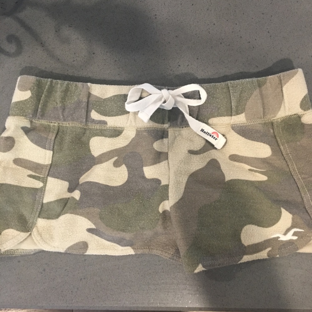 Hollistwr shorts camo